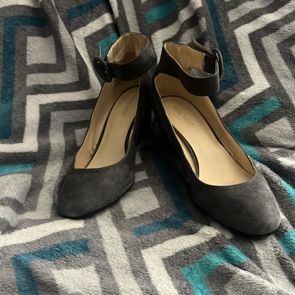 Slip Ons wedges with the buckle - Picture 2 of 10